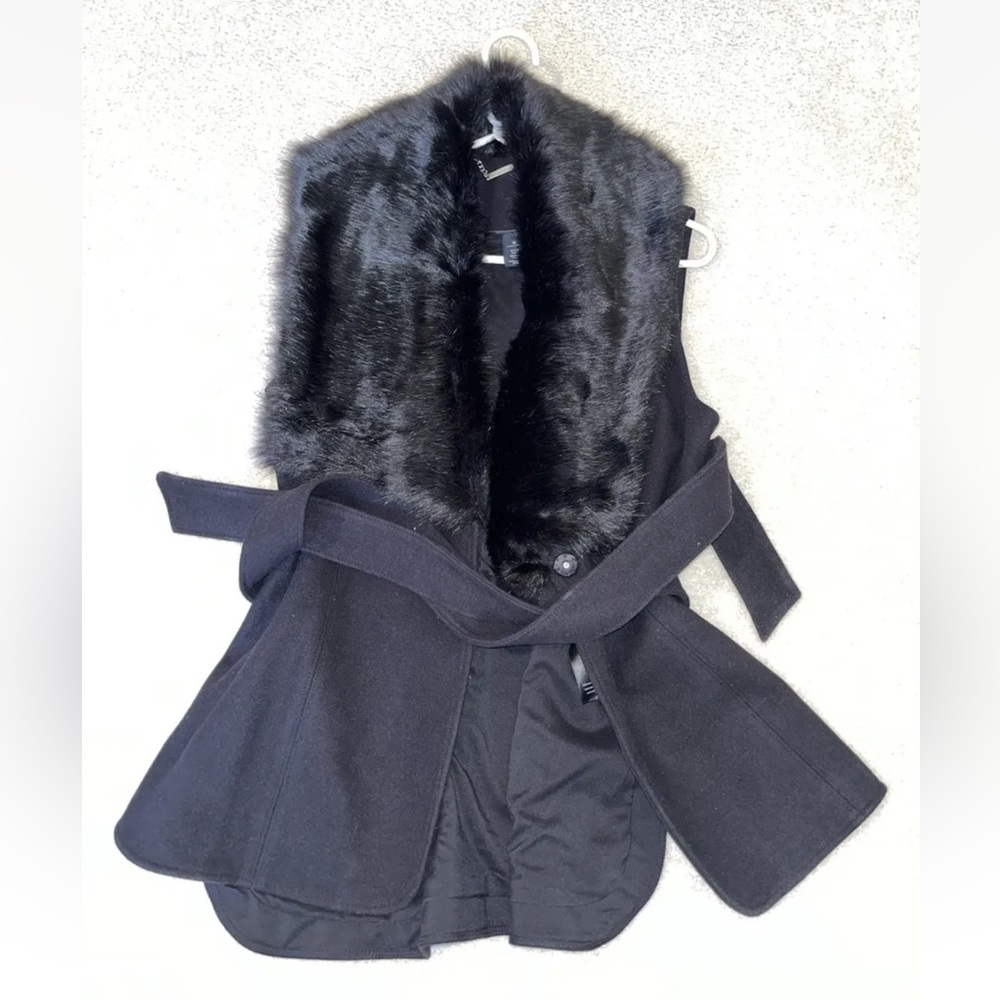 WHITE HOUSE BLACK MARKET Belted Cardigan Vest, Faux Fur Collar Womens Sz M Black